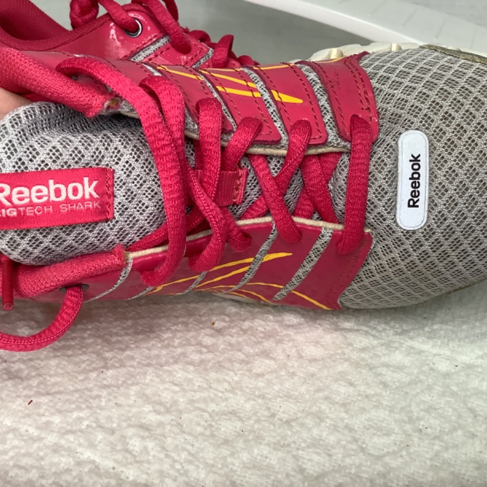 EUC Reebok Zigtech shark pin gray youth 5.5 or ladies 7.5 sneakers - Picture 6 of 13